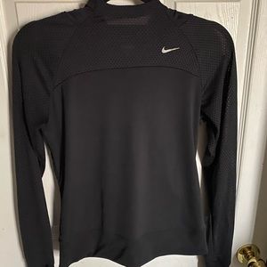 Black nike pullover